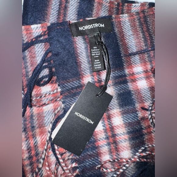 Nordstrom NWT Cashmere & Wool fringe scarf 12"W x 73"L navy blazer magic tartan - Picture 3 of 3
